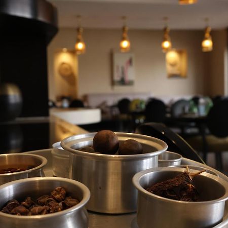 Safir Fintas Hotel Kuwait Кувейт Экстерьер фото A coffee tasting session
