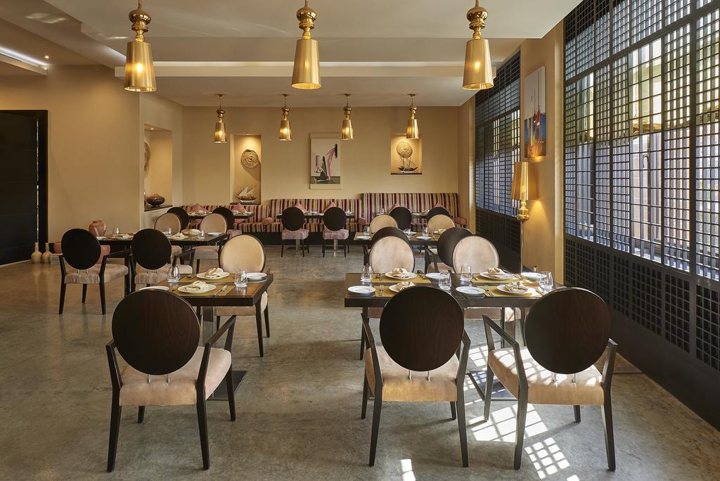 Safir Fintas Hotel Kuwait Кувейт Экстерьер фото Restaurant