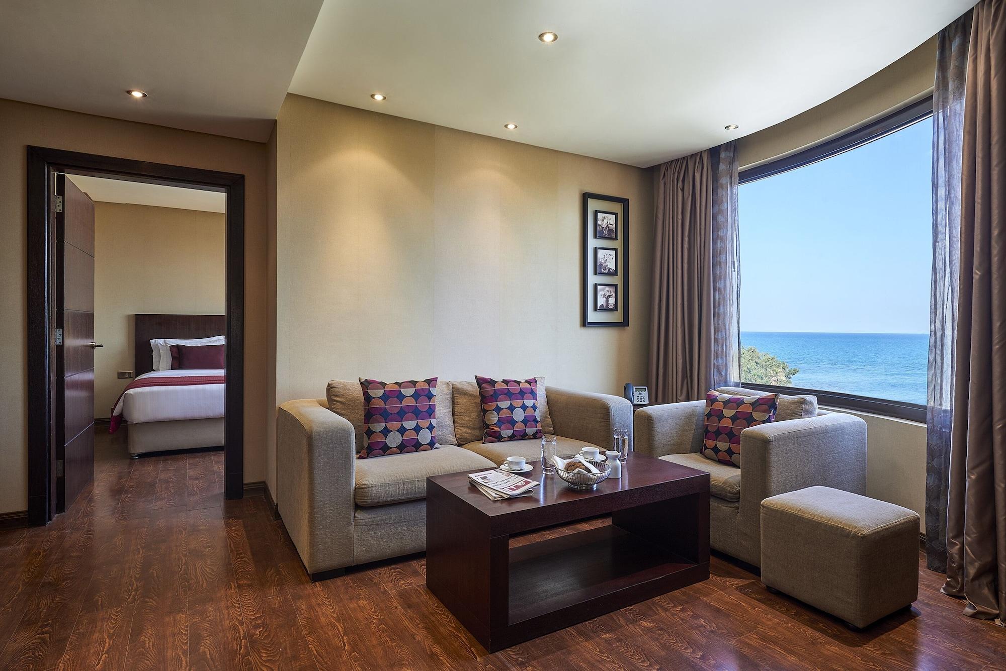 Safir Fintas Hotel Kuwait Кувейт Экстерьер фото Suite at the Hilton Alexandria Golf Resort