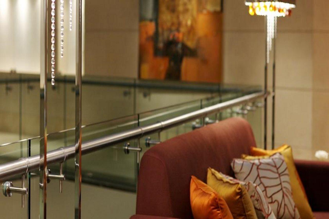 Safir Fintas Hotel Kuwait Кувейт Экстерьер фото The interior of the hotel