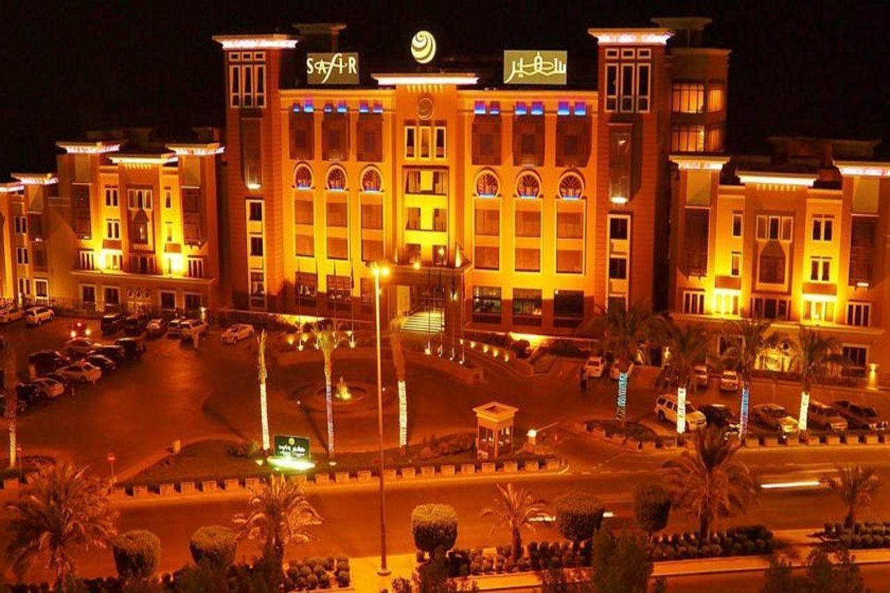 Safir Fintas Hotel Kuwait Кувейт Экстерьер фото The station at night