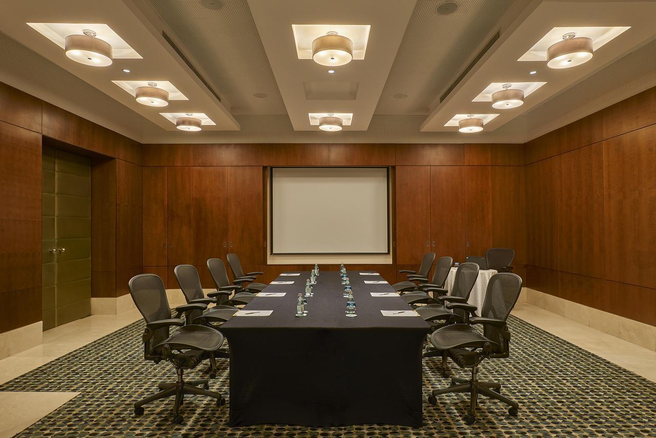Safir Fintas Hotel Kuwait Кувейт Экстерьер фото Meeting room
