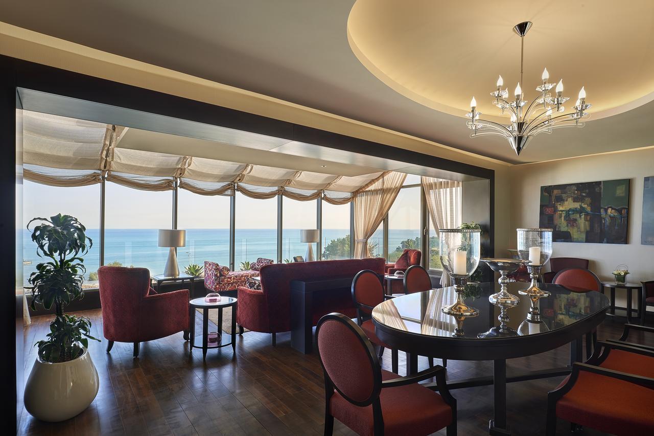 Safir Fintas Hotel Kuwait Кувейт Экстерьер фото The Club Lounge at the Four Seasons Hotel, Istanbul