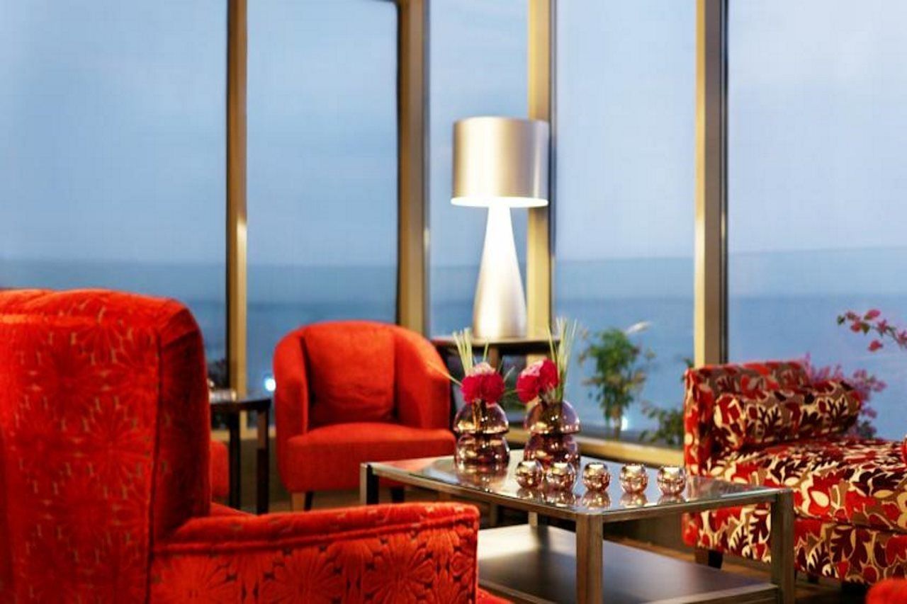 Safir Fintas Hotel Kuwait Кувейт Экстерьер фото The lounge at the 36th floor