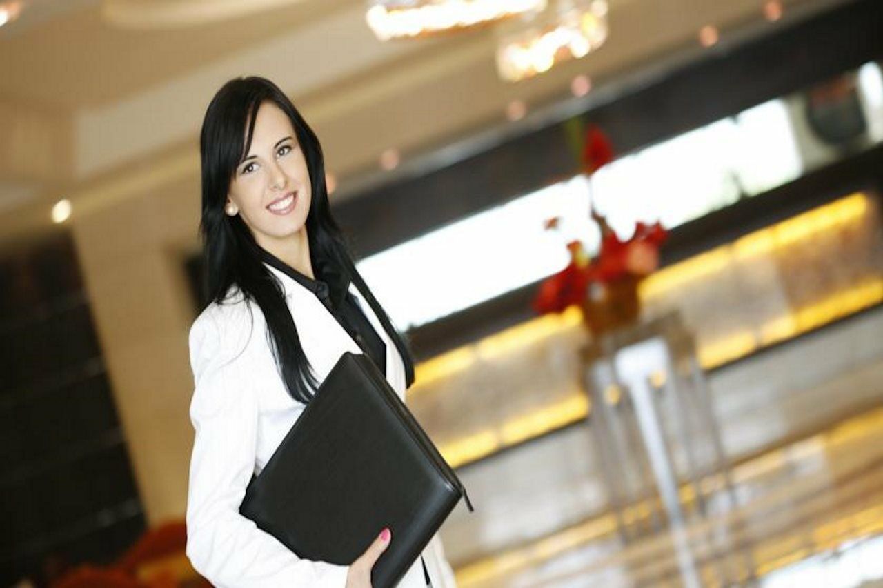 Safir Fintas Hotel Kuwait Кувейт Экстерьер фото A hotel manager
